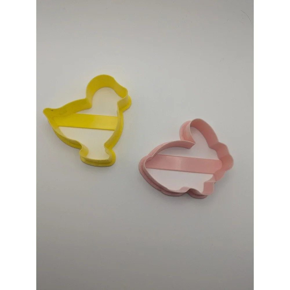 Vtg Fox Run‎ Easter Cookie Cutters Pink Bunny Yellow Chick Plastic Baking Tools